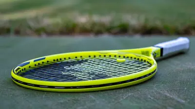 What to Look for When Buying a Tennis Racket