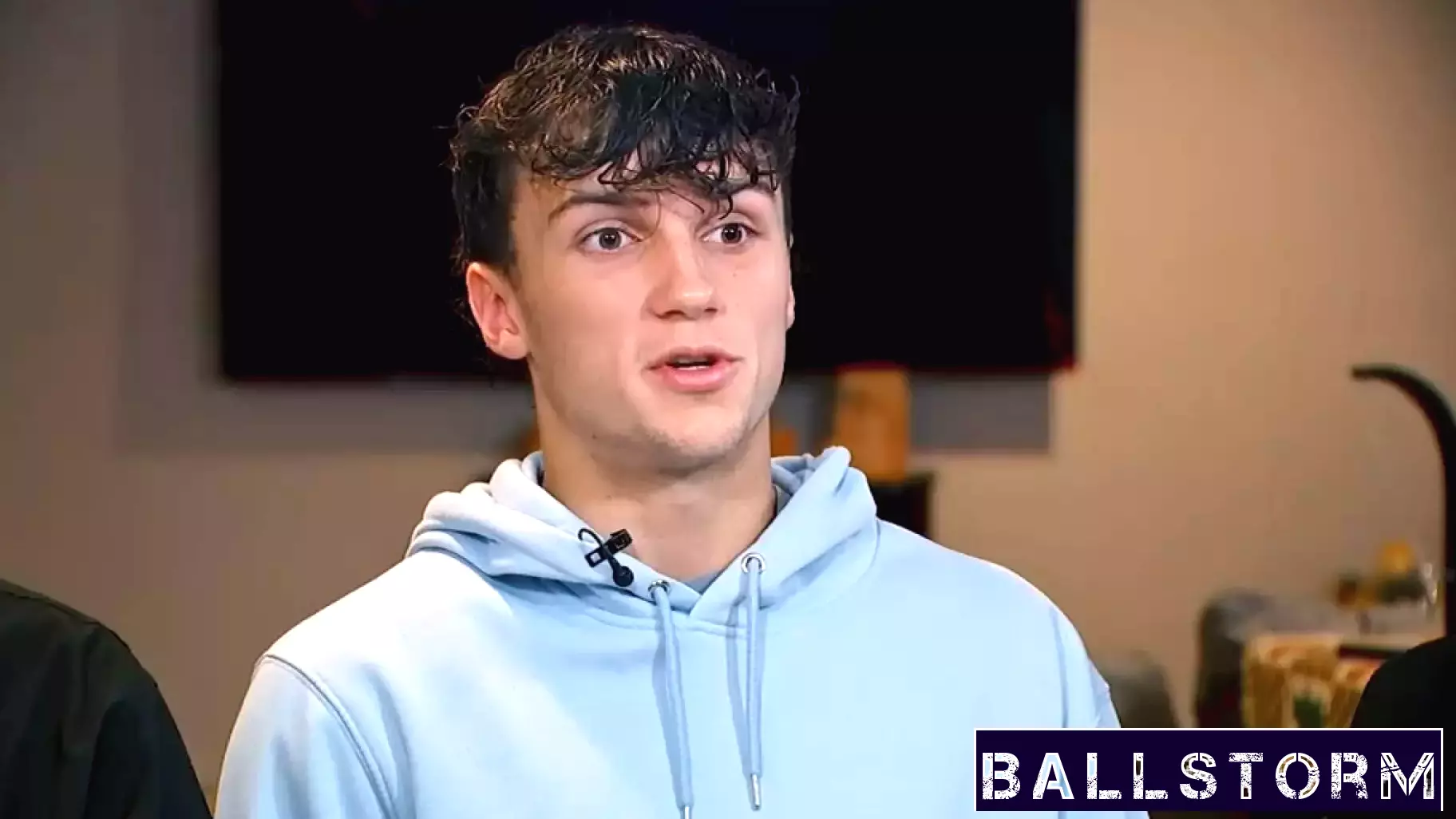 A Tough Choice for a Star Athlete: Football or Soccer?