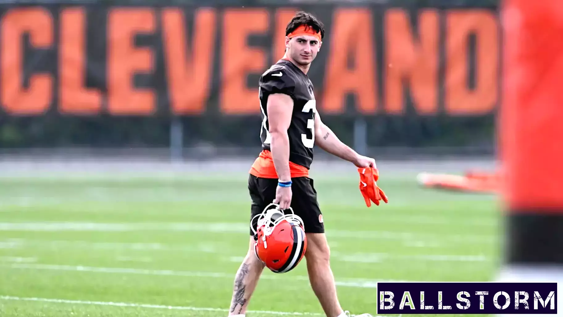 Cleveland Re-signs Fan Favorite WR Luke Floriea to Practice Squad
