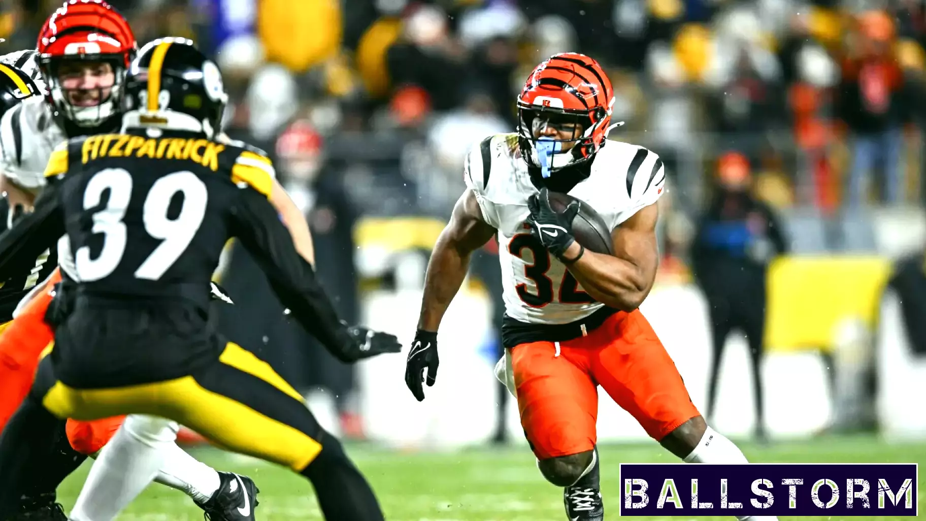 Patriots Add Running Back Trayveon Williams to Roster